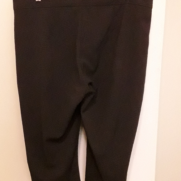 Capris - Picture 2 of 3